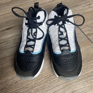 And1 Kids Black, White & Light Blue Athletic Sneakers